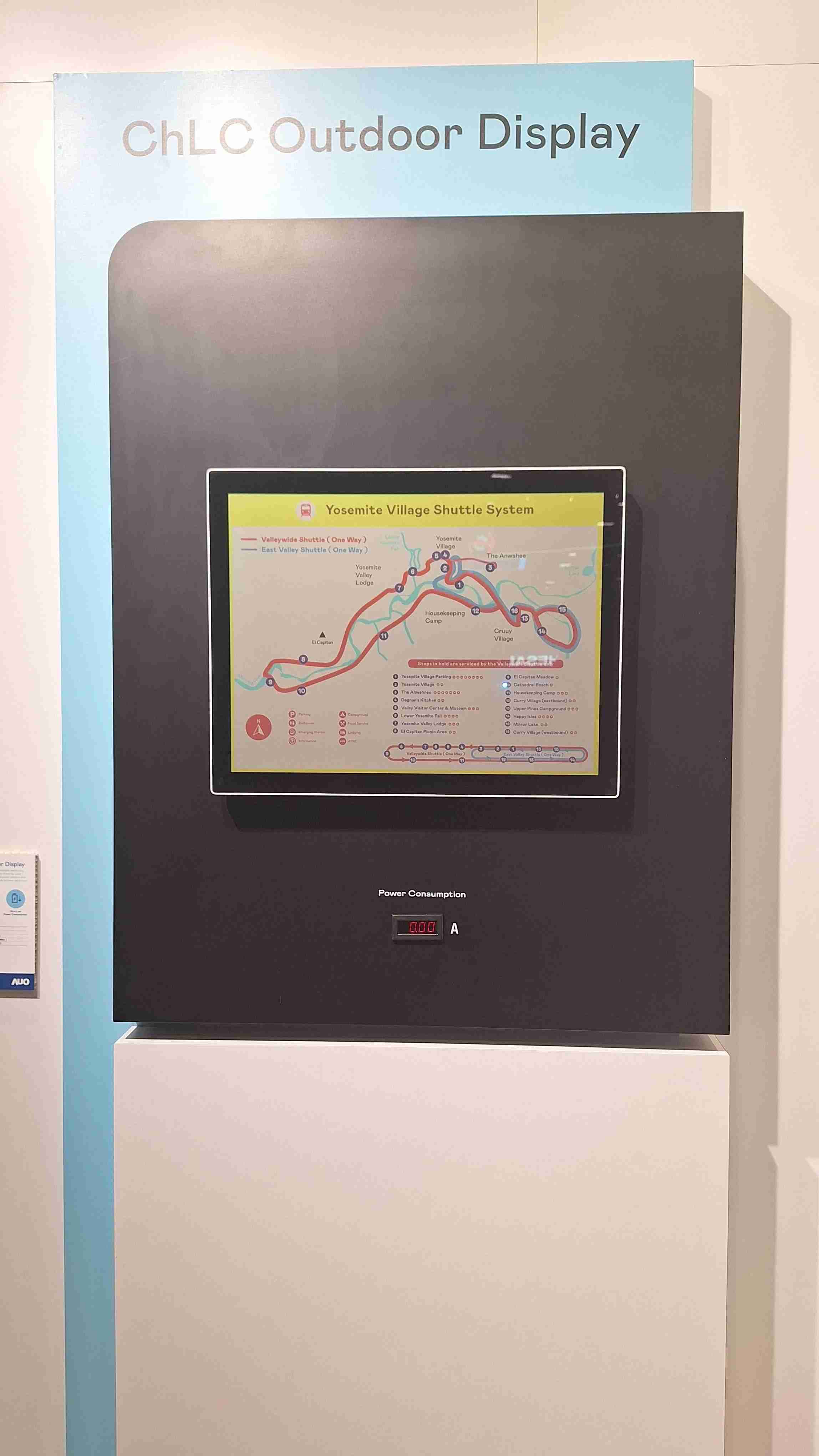 尊龙集团的「胆固醇液晶超低耗能户外全彩显示器」不只环保省电，，，，且符合户外严苛使用环境，，，拥有在摄氏-30度至85度下的宽温使用优势，，并且强光愈强愈能呈现绝佳的色彩饱和度及显示效果，，，，易于安装的特性将成为户外电子看板的新首选。。
